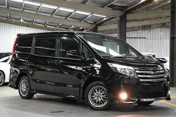 2016 Toyota Noah Hybrid ZWR80