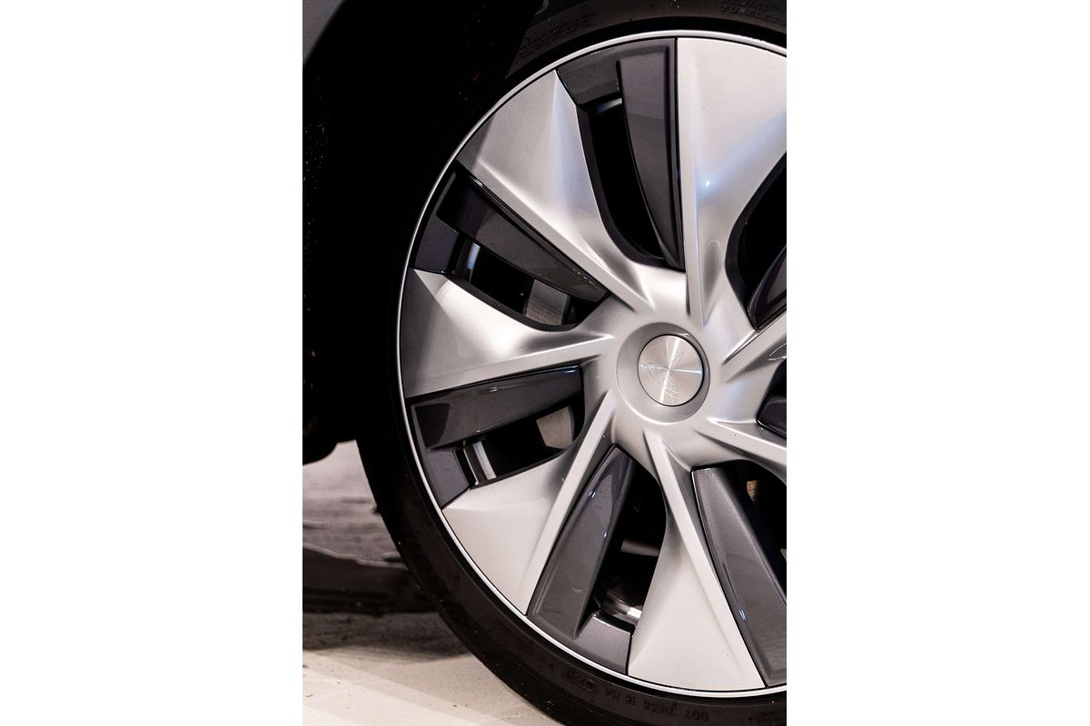 2023 Tesla Model Y Rear-Wheel Drive