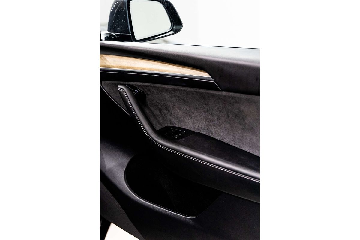 2023 Tesla Model Y Rear-Wheel Drive