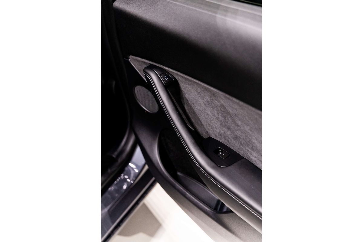 2023 Tesla Model Y Rear-Wheel Drive