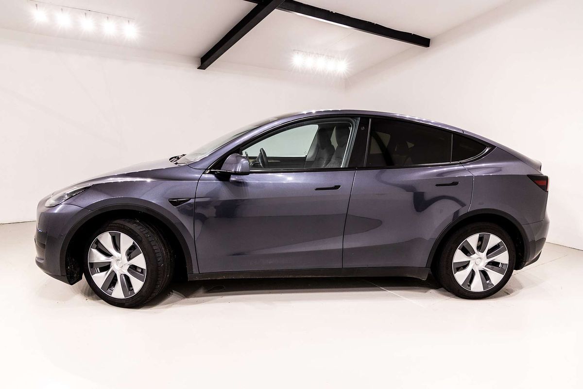 2023 Tesla Model Y Rear-Wheel Drive