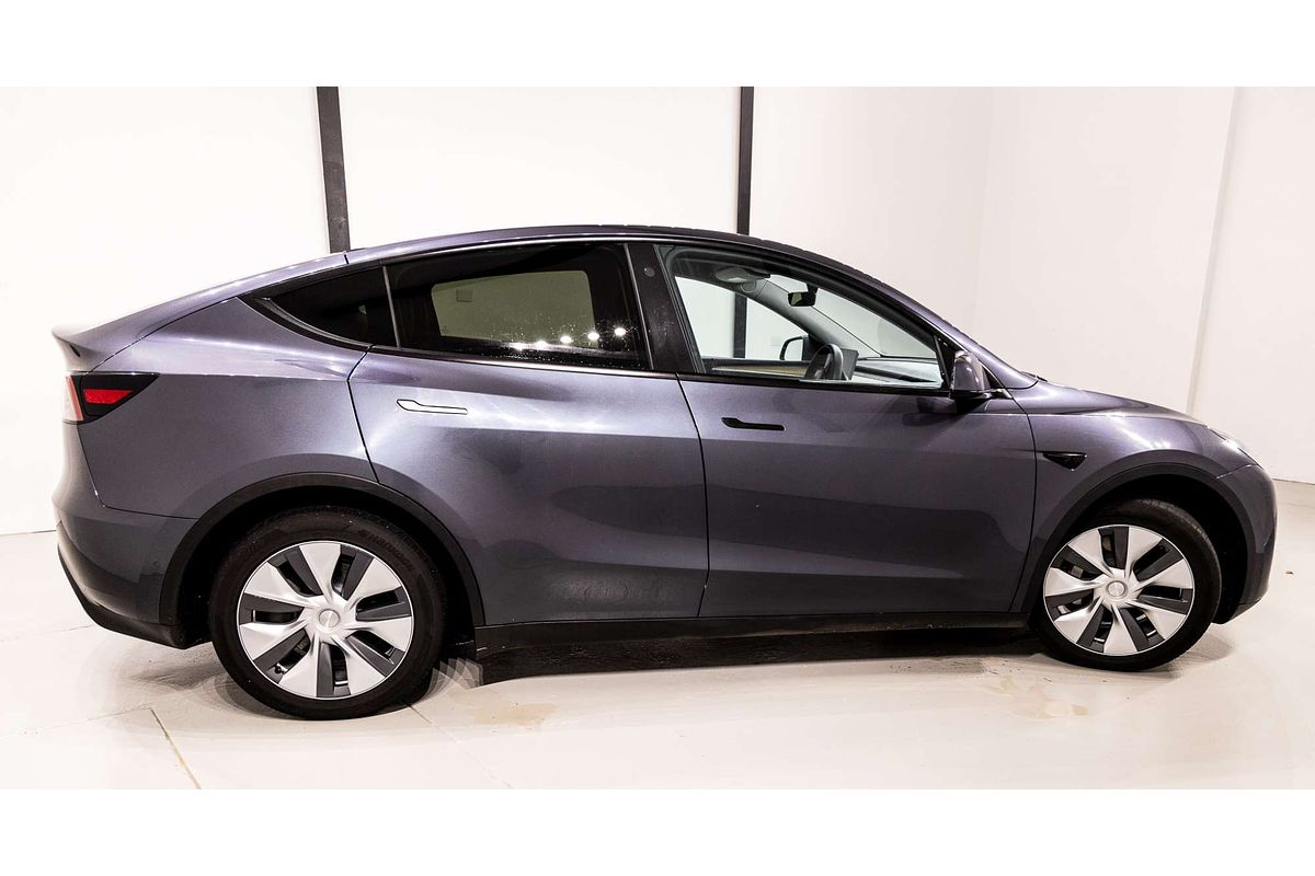 2023 Tesla Model Y Rear-Wheel Drive