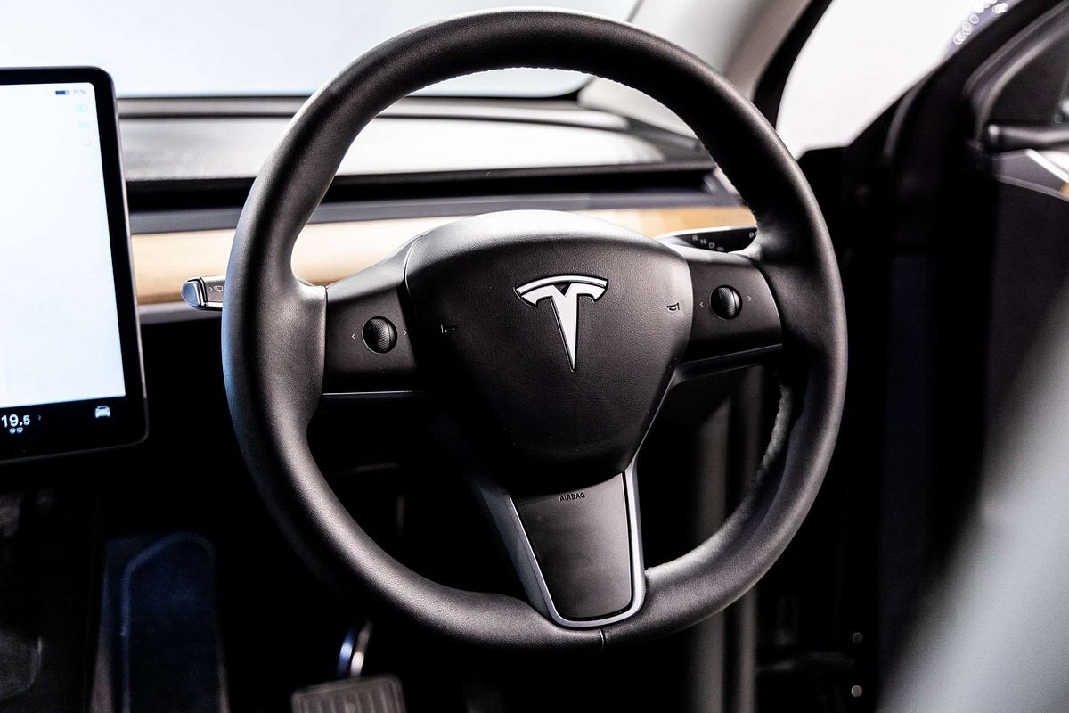 2023 Tesla Model Y Rear-Wheel Drive