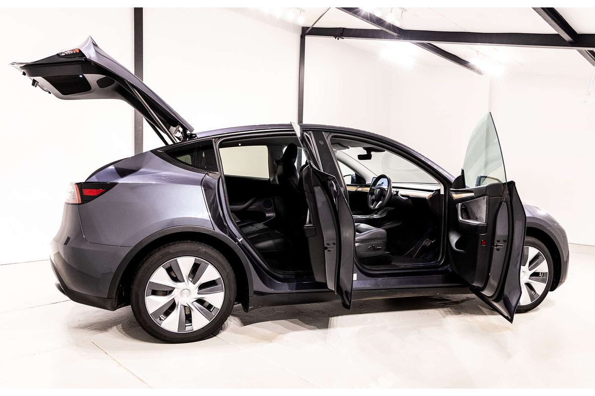 2023 Tesla Model Y Rear-Wheel Drive