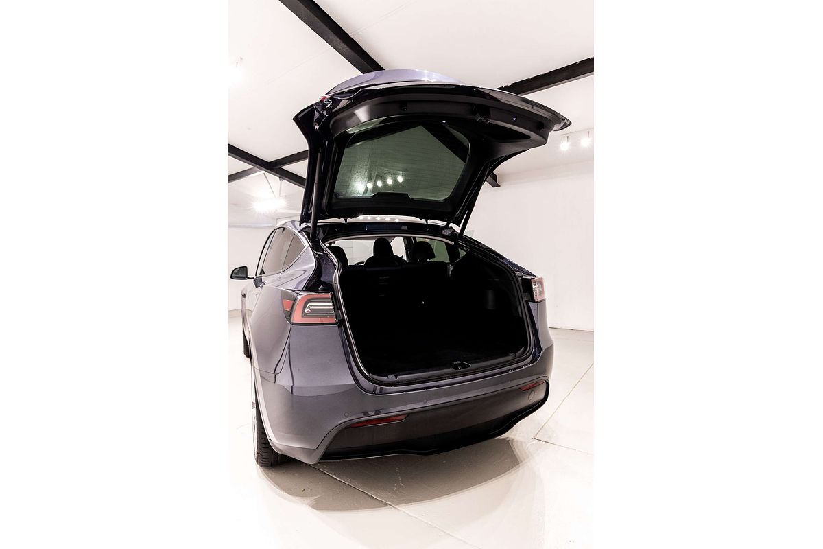 2023 Tesla Model Y Rear-Wheel Drive