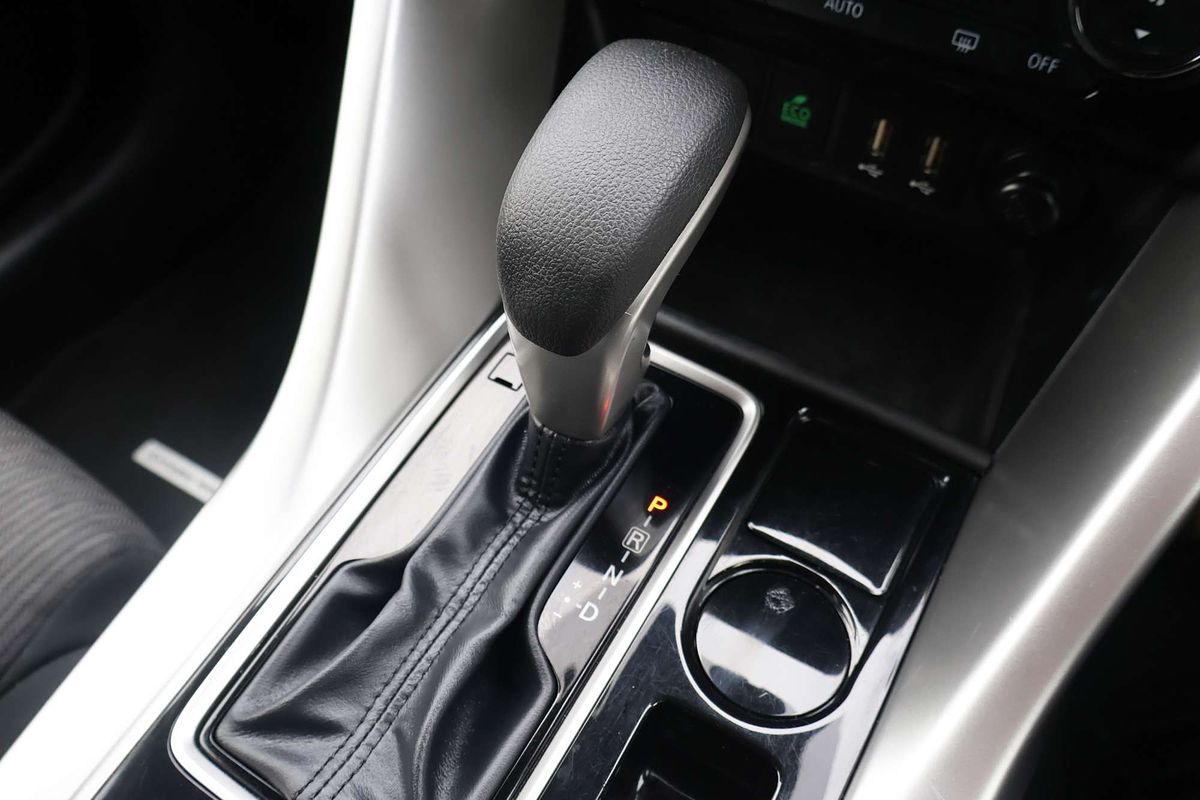 2020 Mitsubishi Eclipse Cross LS YB
