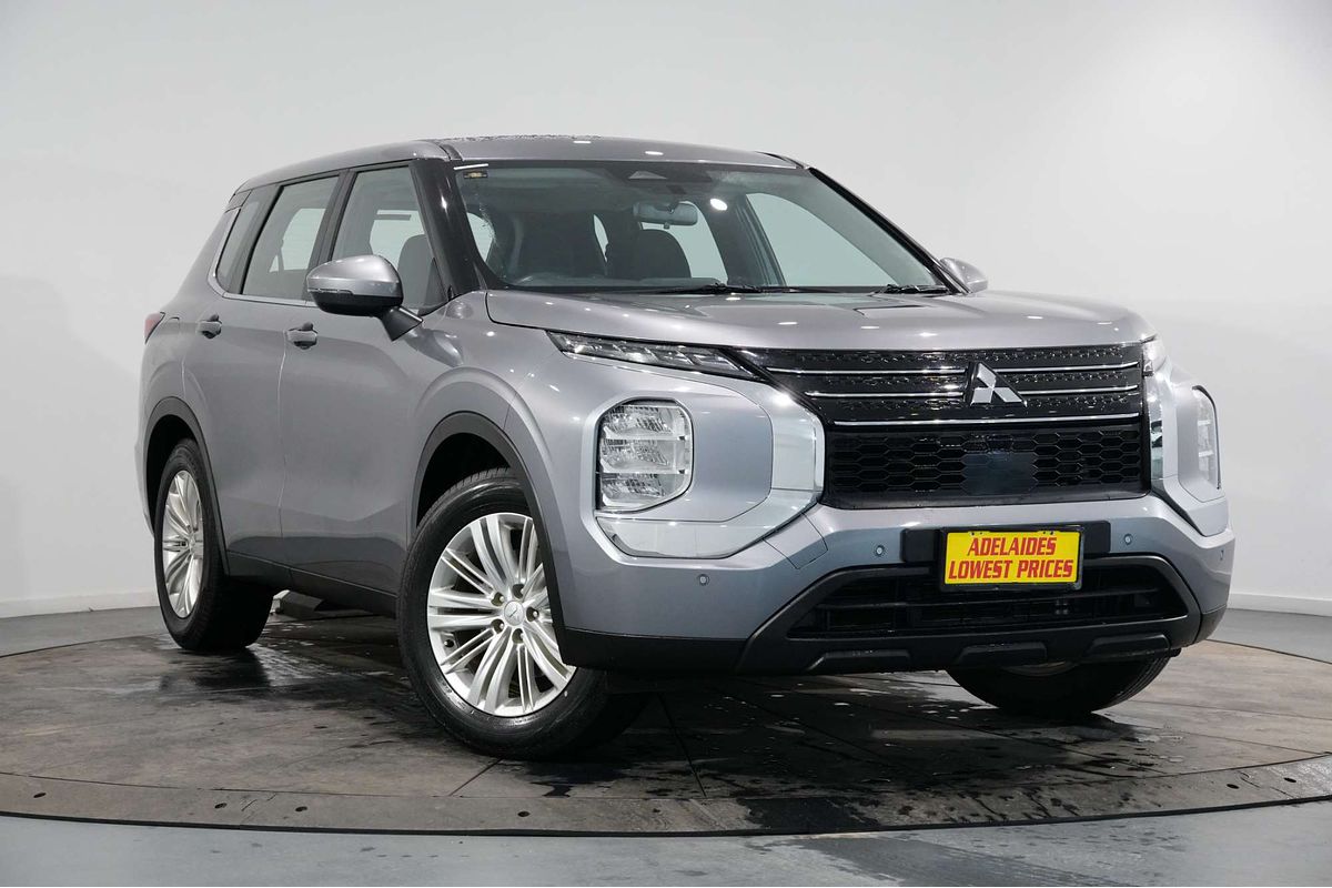 2022 Mitsubishi Outlander ES ZM