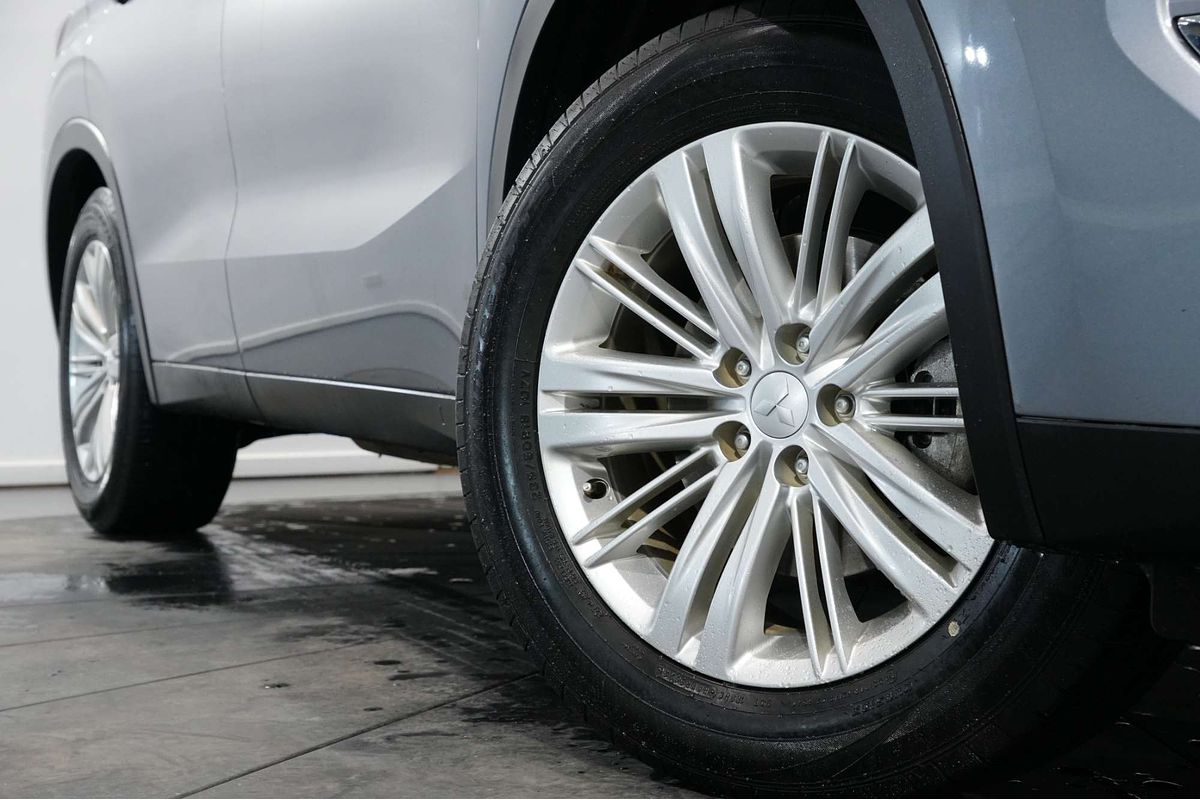 2022 Mitsubishi Outlander ES ZM