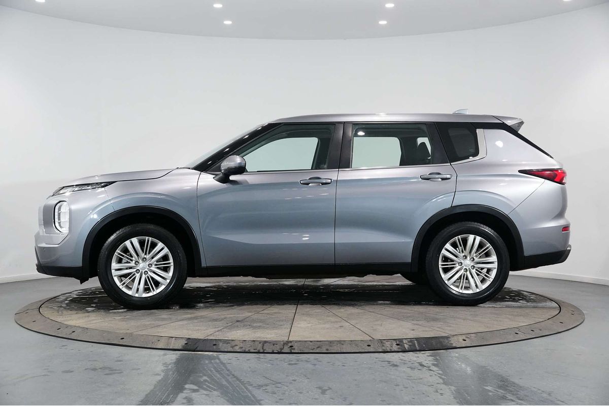 2022 Mitsubishi Outlander ES ZM