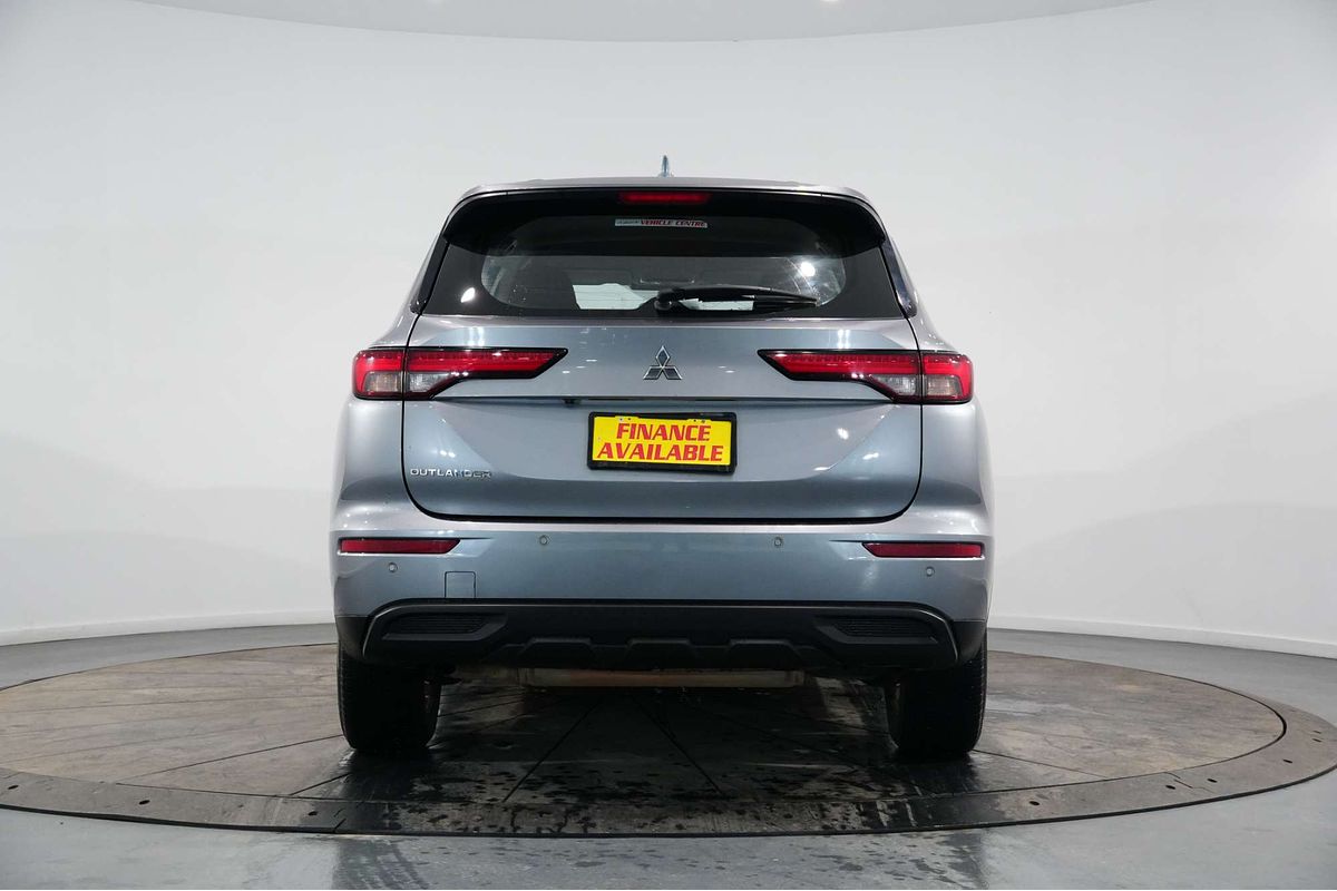 2022 Mitsubishi Outlander ES ZM