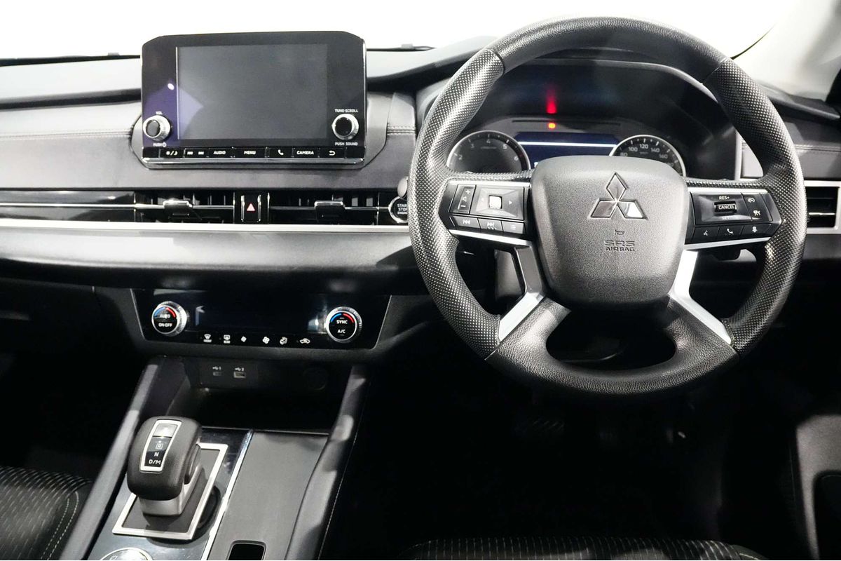 2022 Mitsubishi Outlander ES ZM