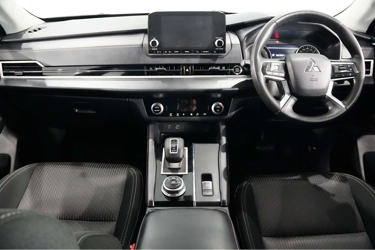 2022 Mitsubishi Outlander ES ZM