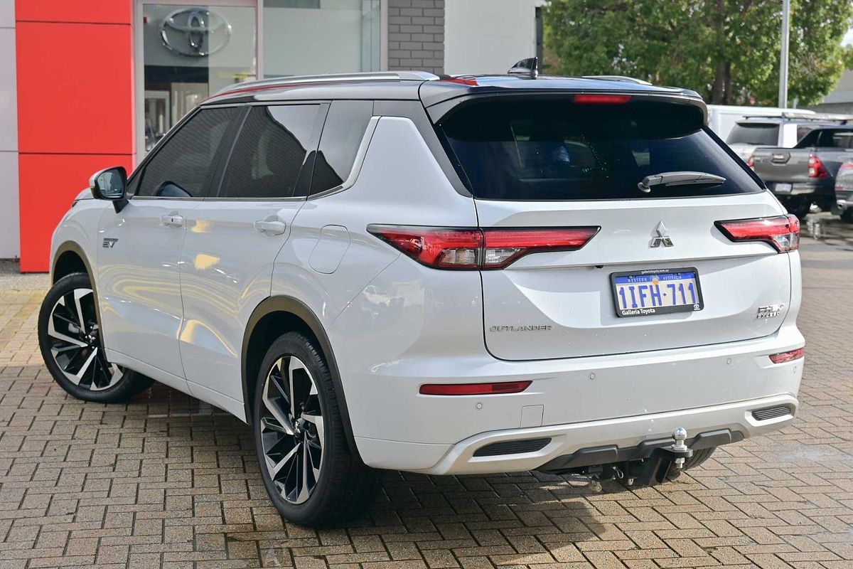 2024 Mitsubishi Outlander PHEV Exceed Tourer ZM