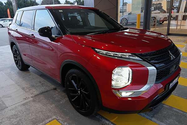 2024 Mitsubishi Outlander Black Edition ZM