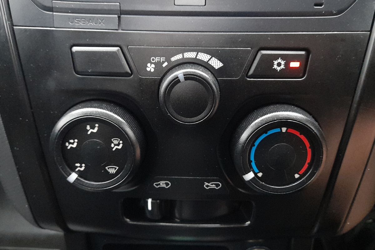 2017 Isuzu D-MAX SX 4X4