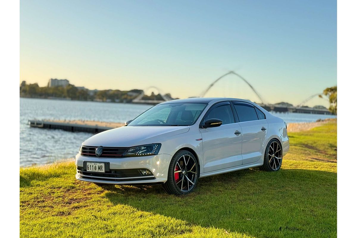 2015 Volkswagen Jetta 155TSI Highline Sport 1B