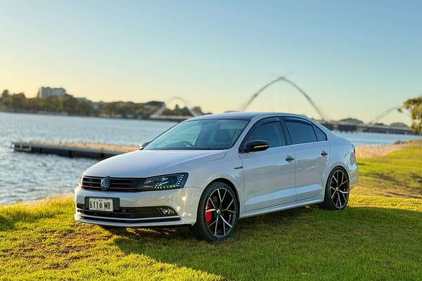 2015 Volkswagen Jetta 155TSI Highline Sport 1B