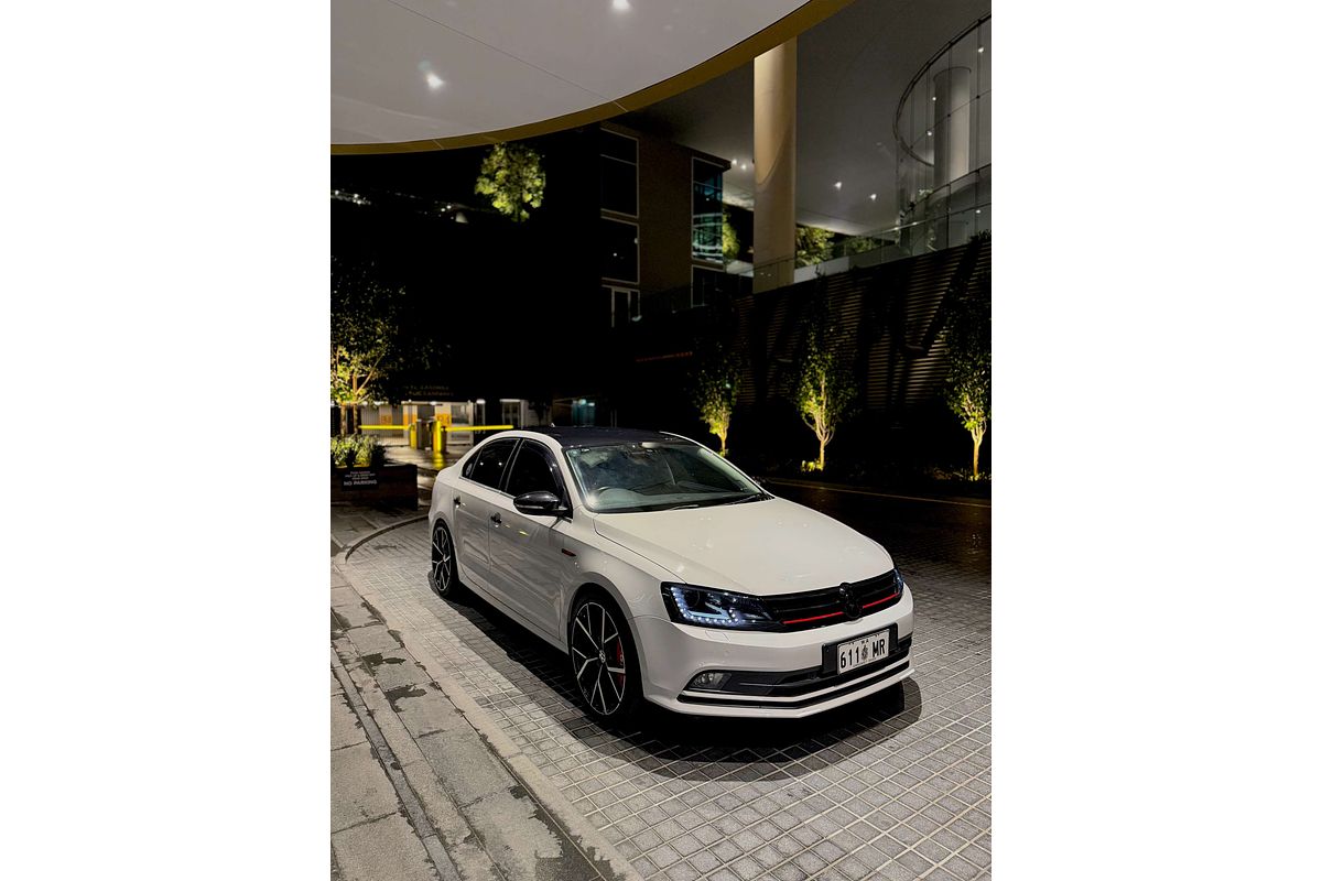 2015 Volkswagen Jetta 155TSI Highline Sport 1B