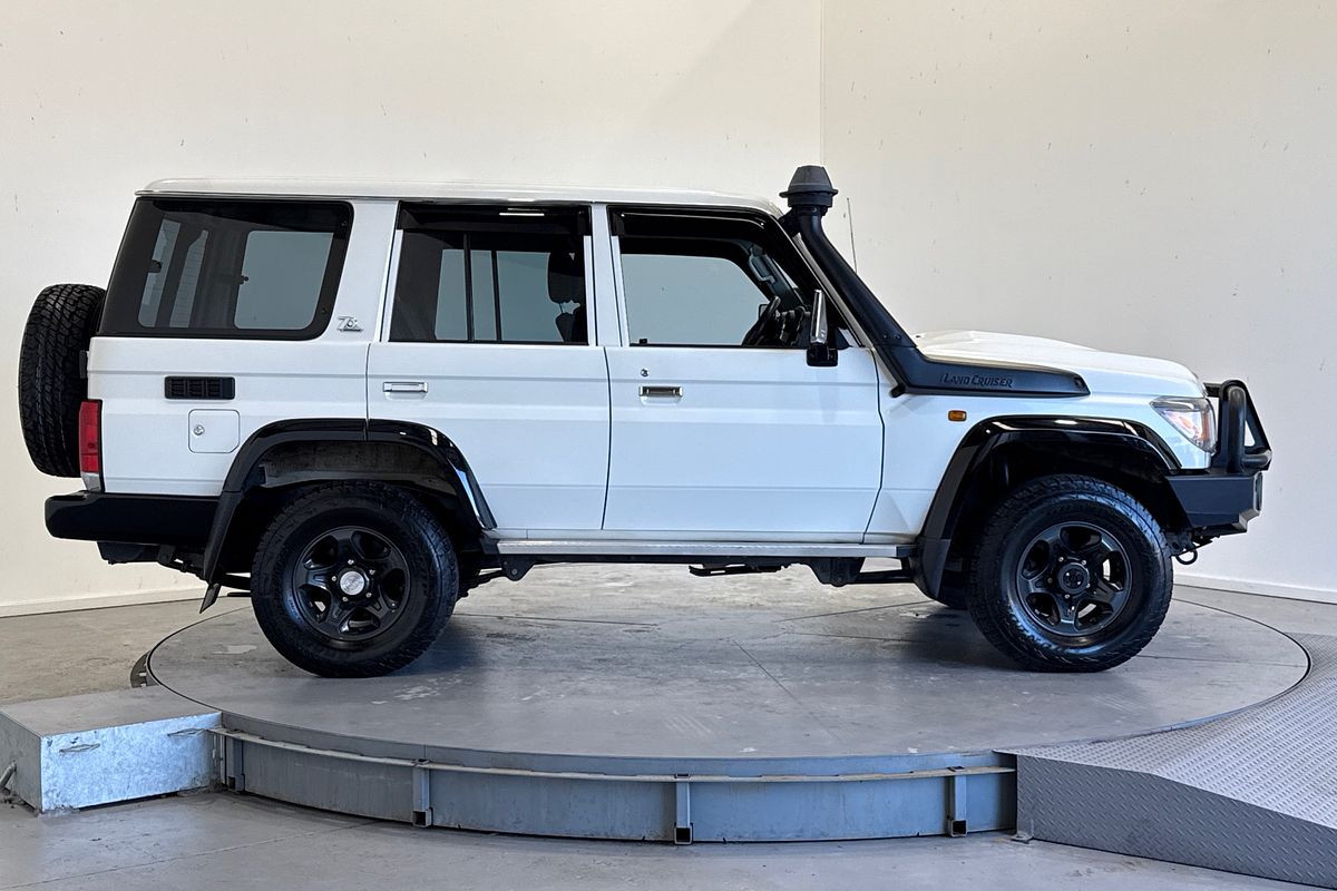 2021 Toyota Landcruiser GXL VDJ76R