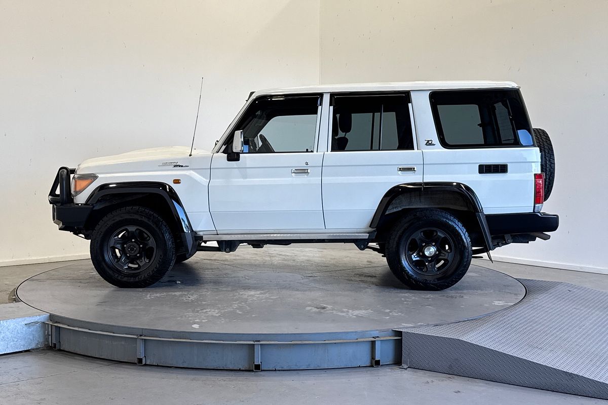 2021 Toyota Landcruiser GXL VDJ76R