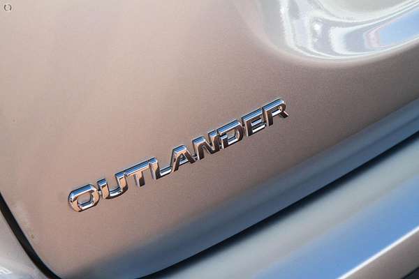 2019 Mitsubishi Outlander LS ZL thumb-7