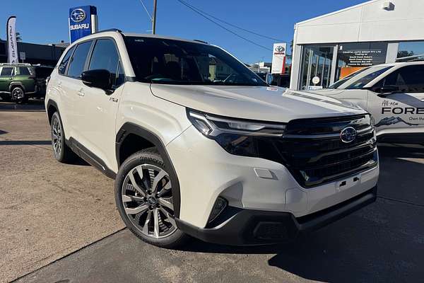 2025 Subaru Forester Hybrid Touring S6