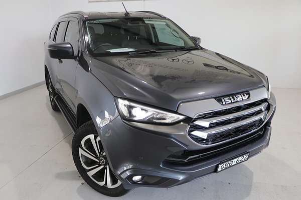 2022 Isuzu MU-X LS-T