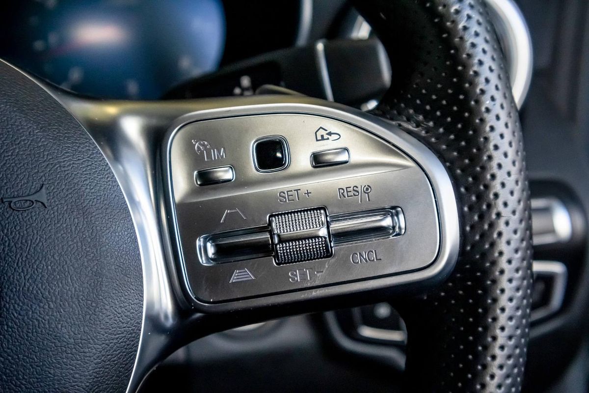 C205 802MY C300 Coupe 2dr 9G-T RONIC 9sp 2.0T