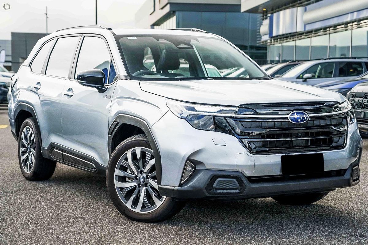 2025 Subaru Forester Hybrid Touring S6