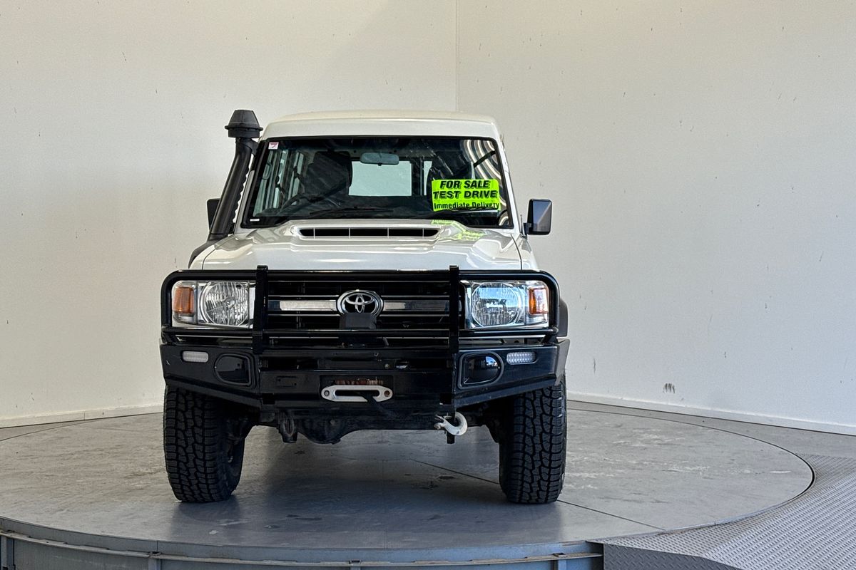 2017 Toyota Landcruiser GXL Troopcarrier VDJ78R
