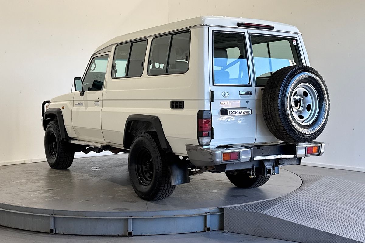 2017 Toyota Landcruiser GXL Troopcarrier VDJ78R