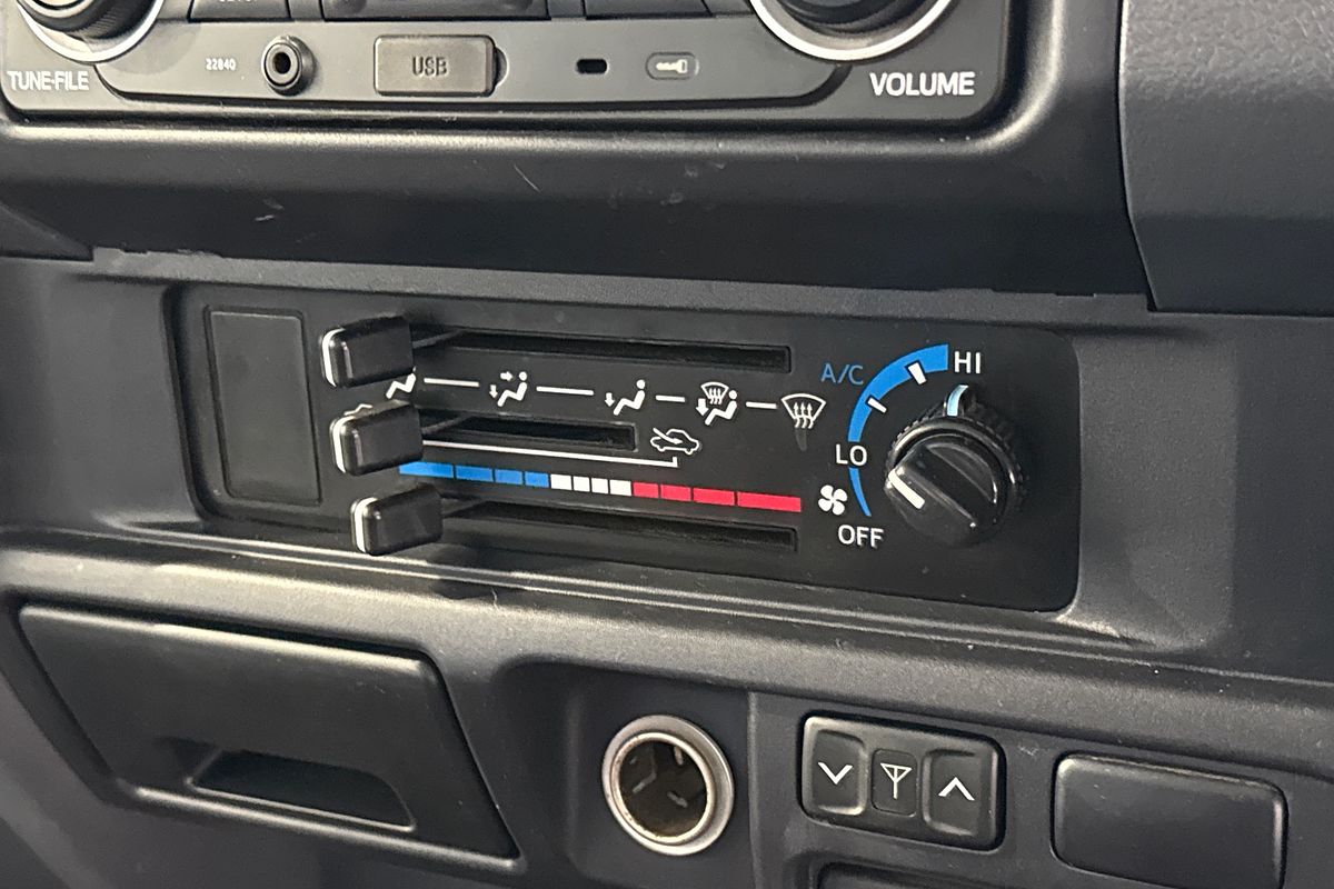 2017 Toyota Landcruiser GXL Troopcarrier VDJ78R