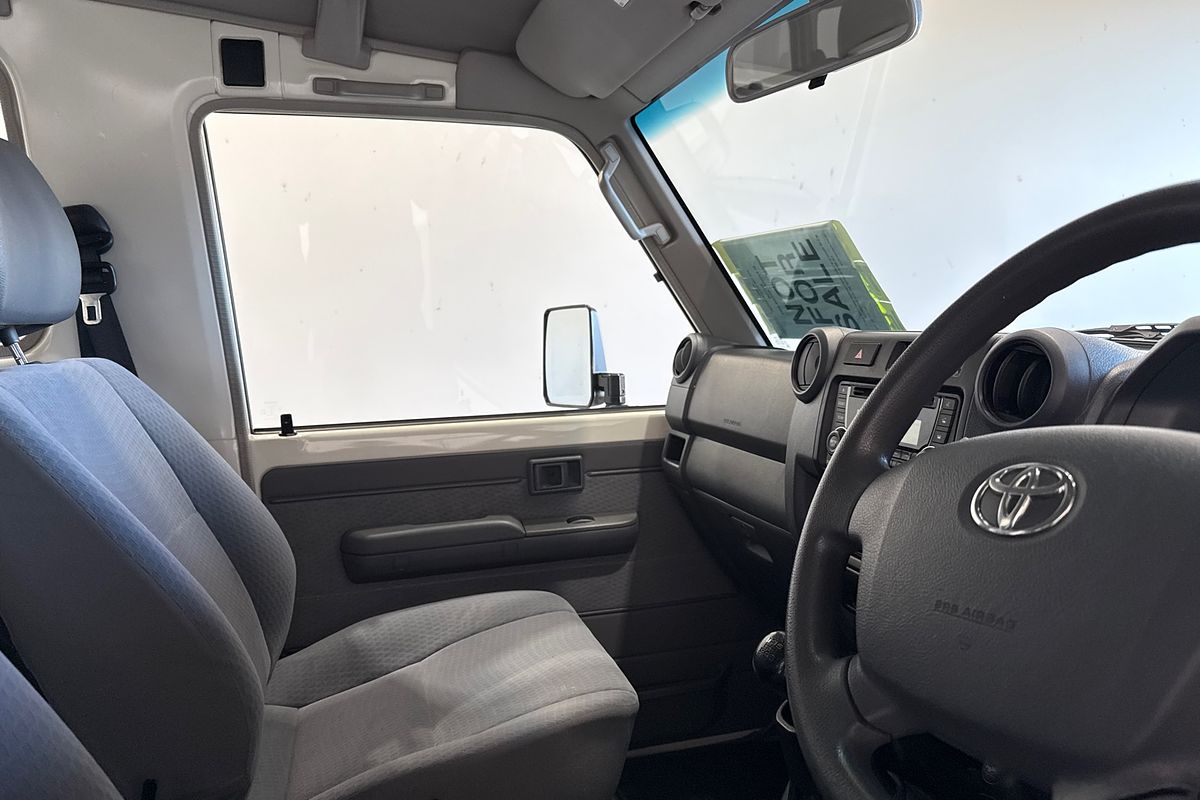 2017 Toyota Landcruiser GXL Troopcarrier VDJ78R