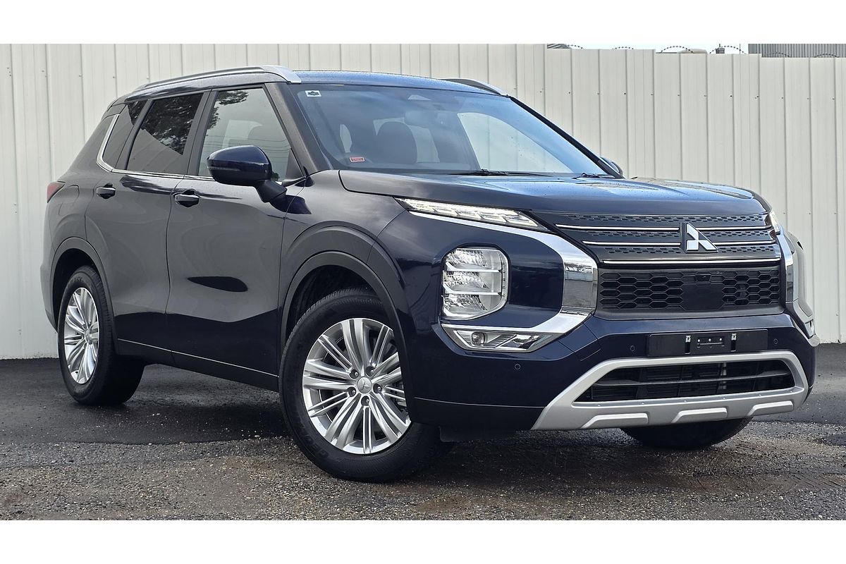 2023 Mitsubishi Outlander LS ZM