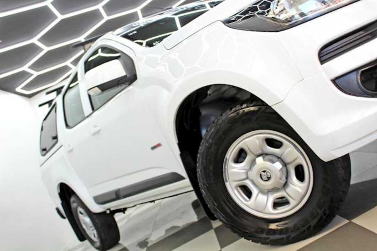 sold-2018-holden-colorado-ls-in-white-used-ute-burleigh-heads-qld