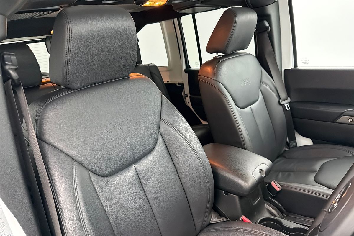 2017 Jeep Wrangler Unlimited Sport JK
