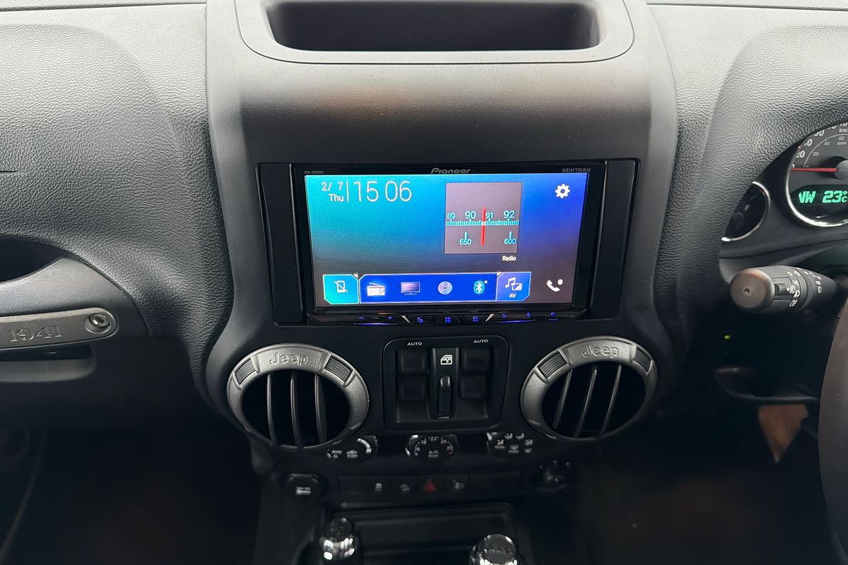 2017 Jeep Wrangler Unlimited Sport JK