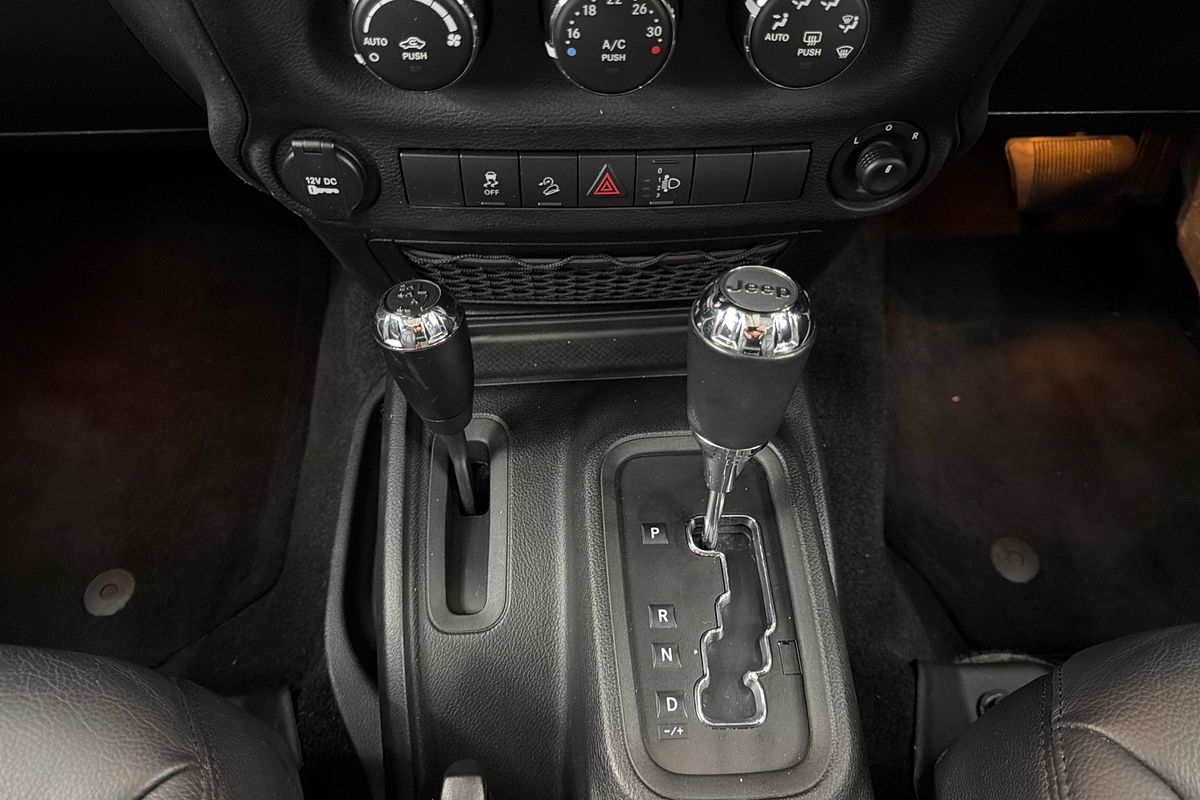 2017 Jeep Wrangler Unlimited Sport JK