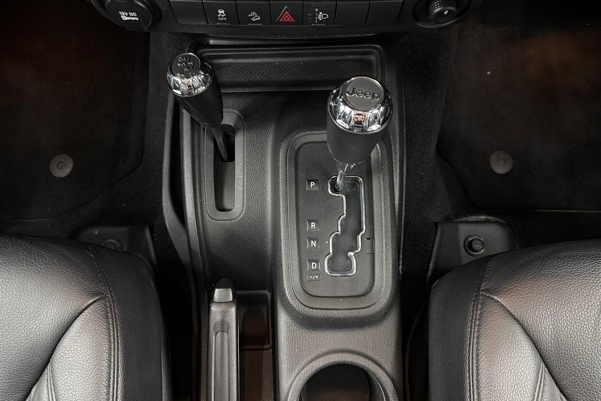 2017 Jeep Wrangler Unlimited Sport JK