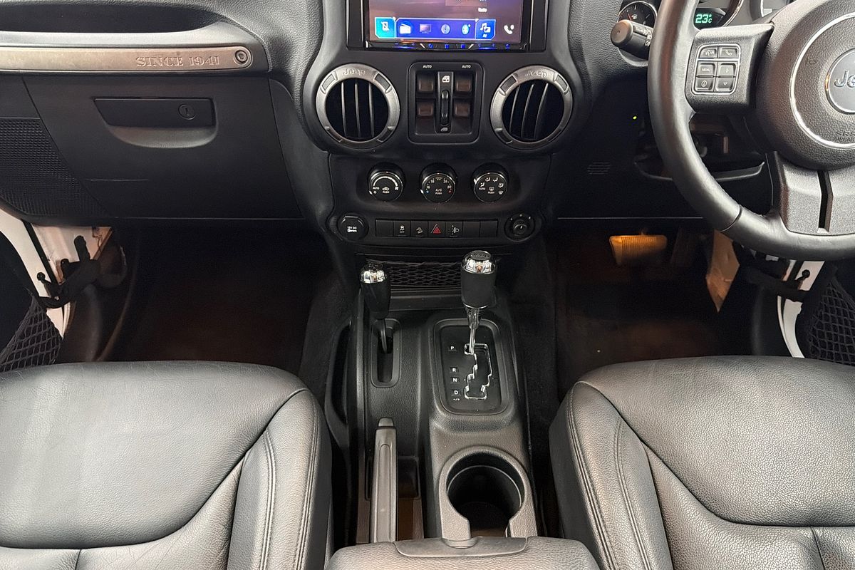 2017 Jeep Wrangler Unlimited Sport JK