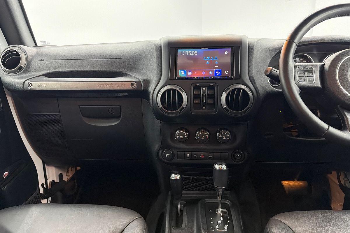 2017 Jeep Wrangler Unlimited Sport JK