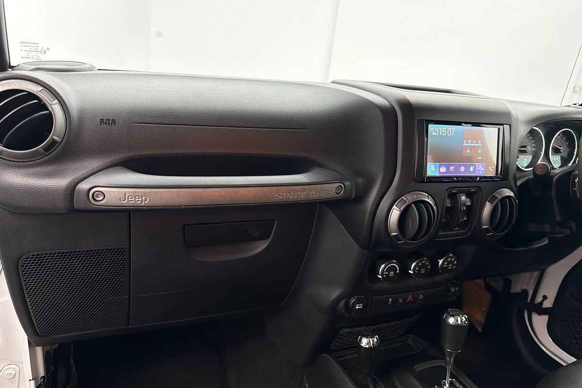 2017 Jeep Wrangler Unlimited Sport JK