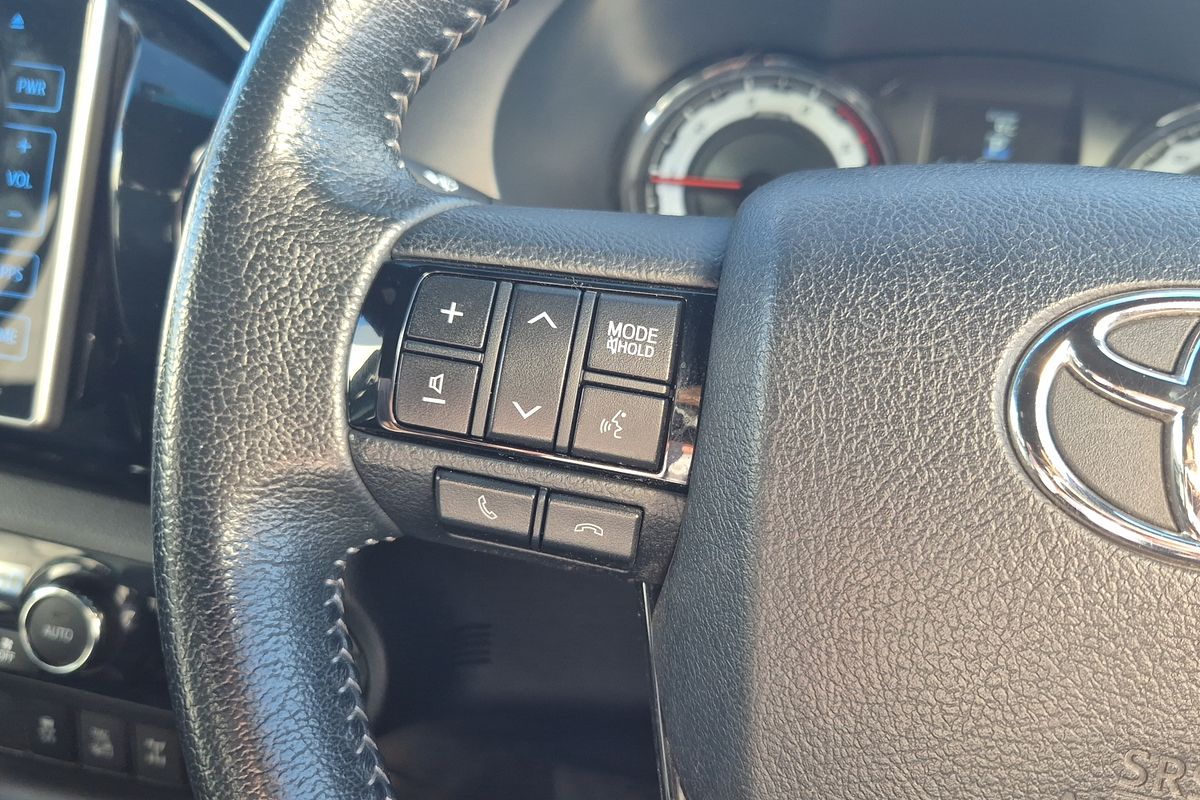 Hilux 4x4 Rogue 2.8L T Diesel Automatic Double Cab 1Y46290 002