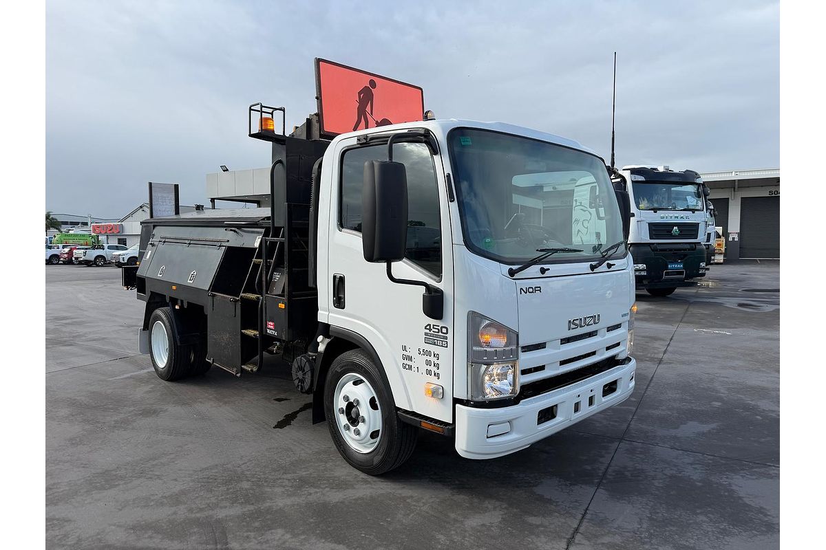 2011 Isuzu N Series NQR 450