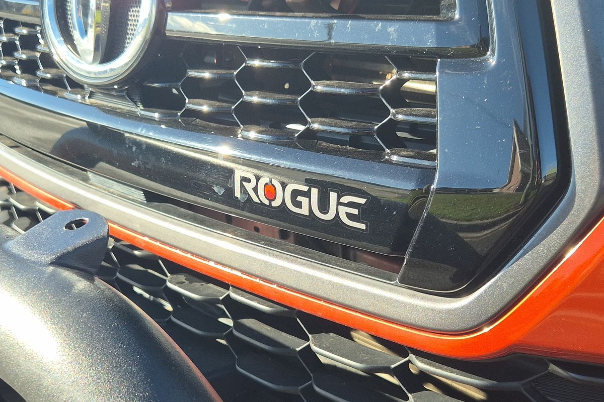 Hilux 4x4 Rogue 2.8L T Diesel Automatic Double Cab 1Y46290 002