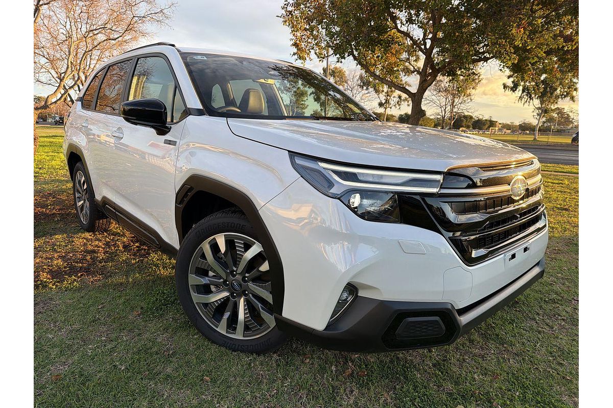 2025 Subaru Forester Hybrid Touring S6