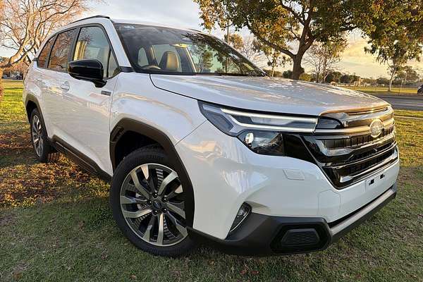 2025 Subaru Forester Hybrid Touring S6
