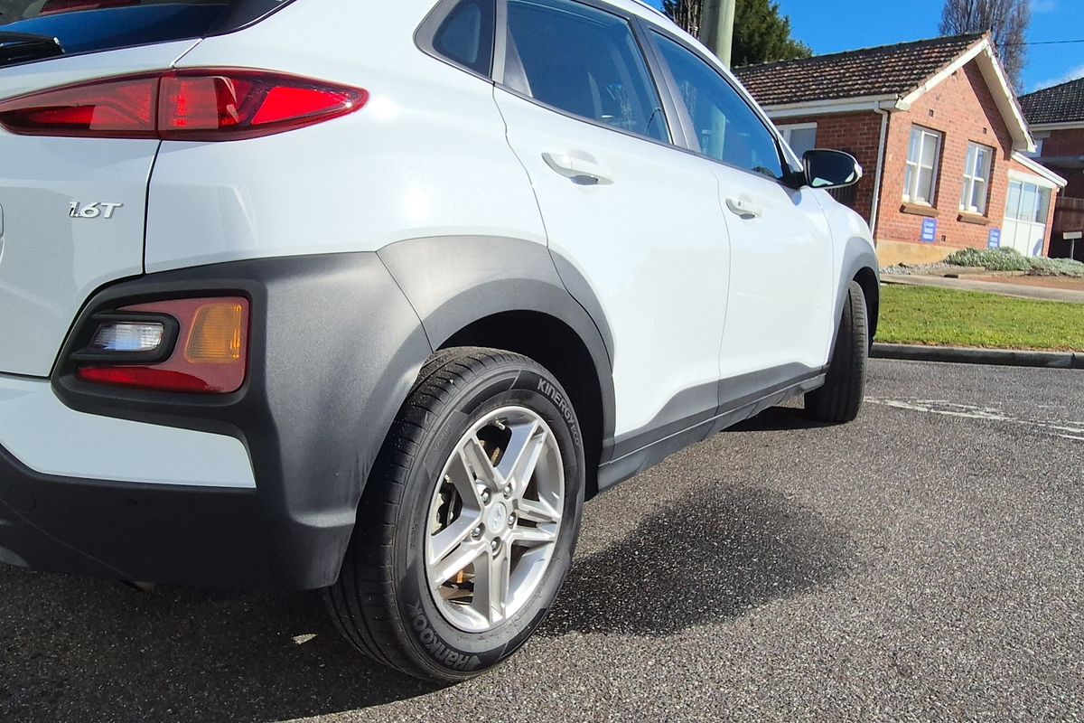 2018 HYUNDAI KONA ACTIVE (AWD) 7 SP AUTO DUAL CLUTCH 4D WAGON T4 2018 HYUNDAI KONA ACTIVE (AWD) 7 SP AUTO DUAL CLUTCH 4D WAGON T4