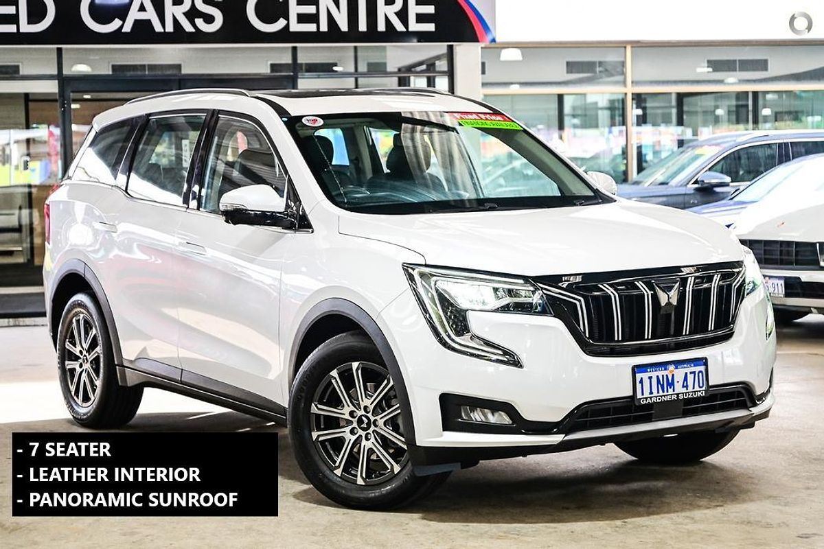 2025 Mahindra XUV700 AX7