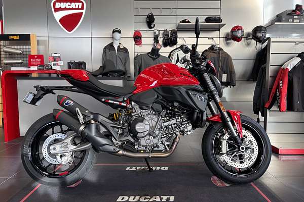 2026 Ducati MONSTER PLUS